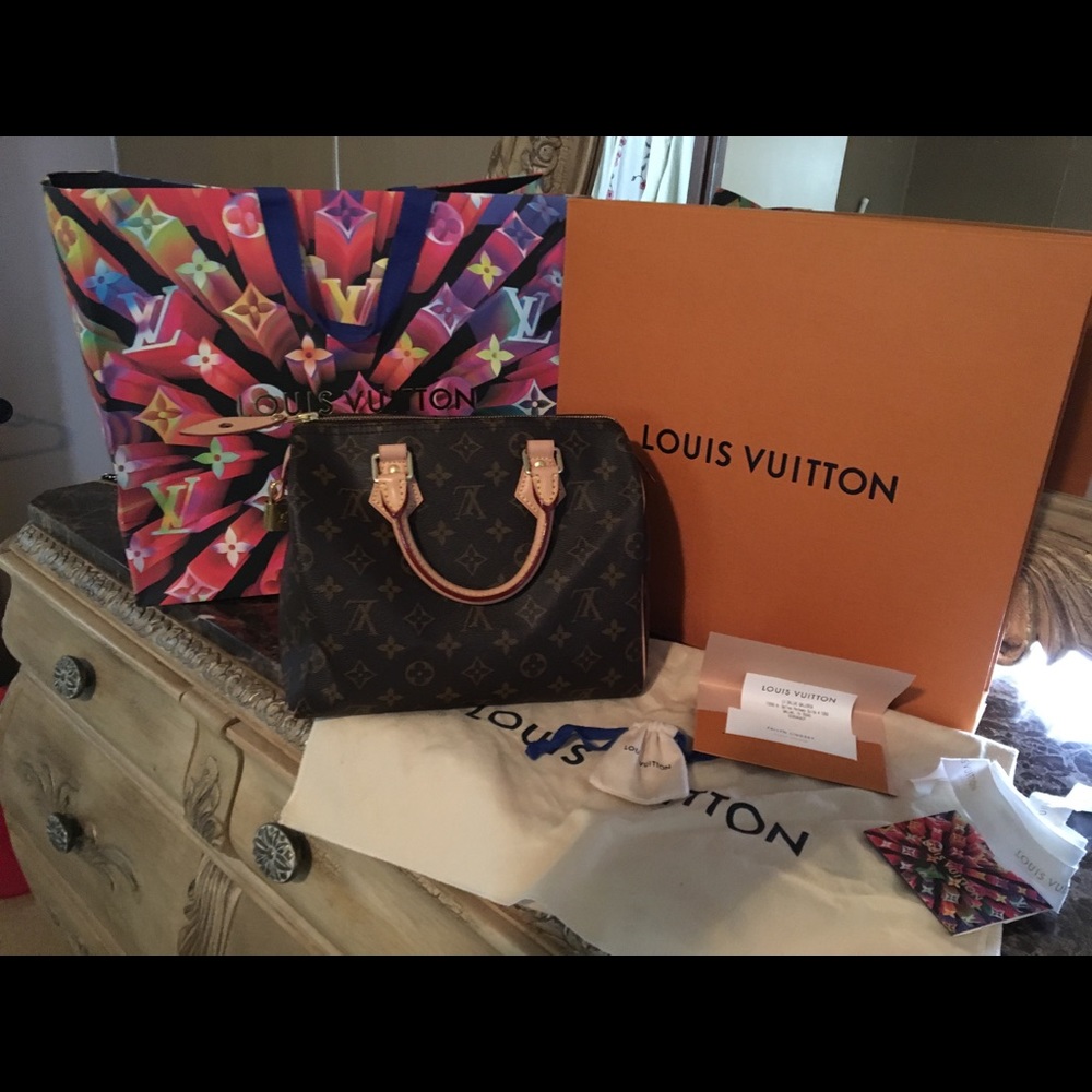 Authentic speedy 25 monogram Louis Vuitton